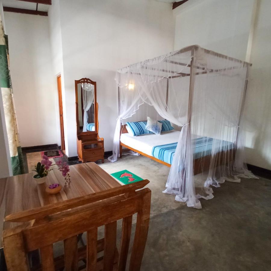 Bluebell Guest House Unawatuna Buitenkant foto