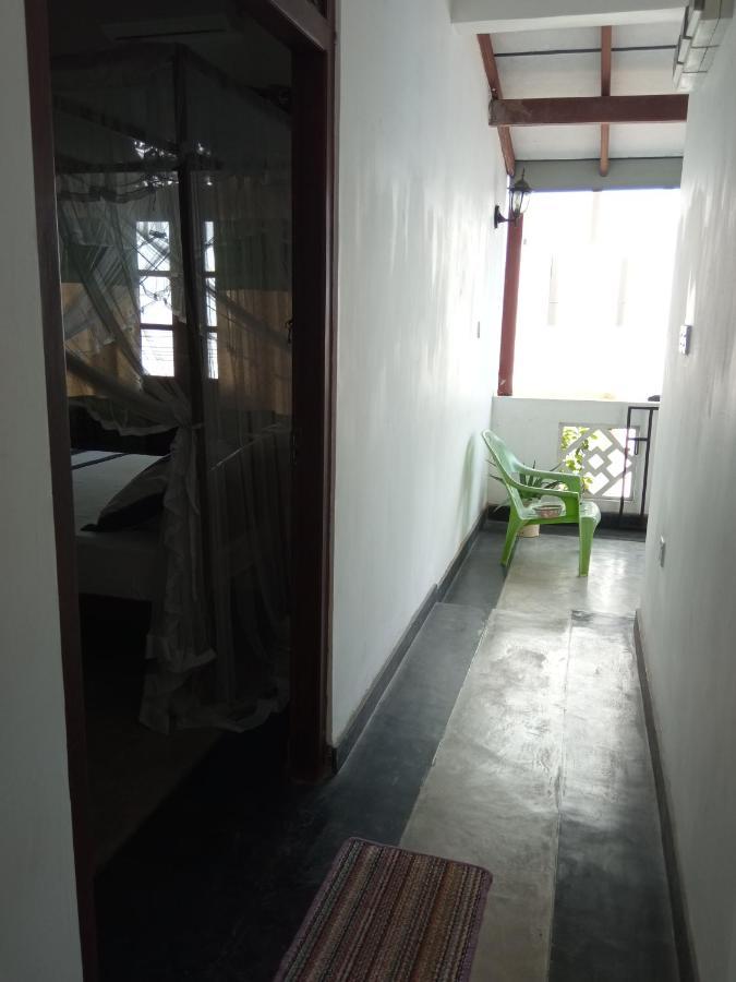 Bluebell Guest House Unawatuna Buitenkant foto