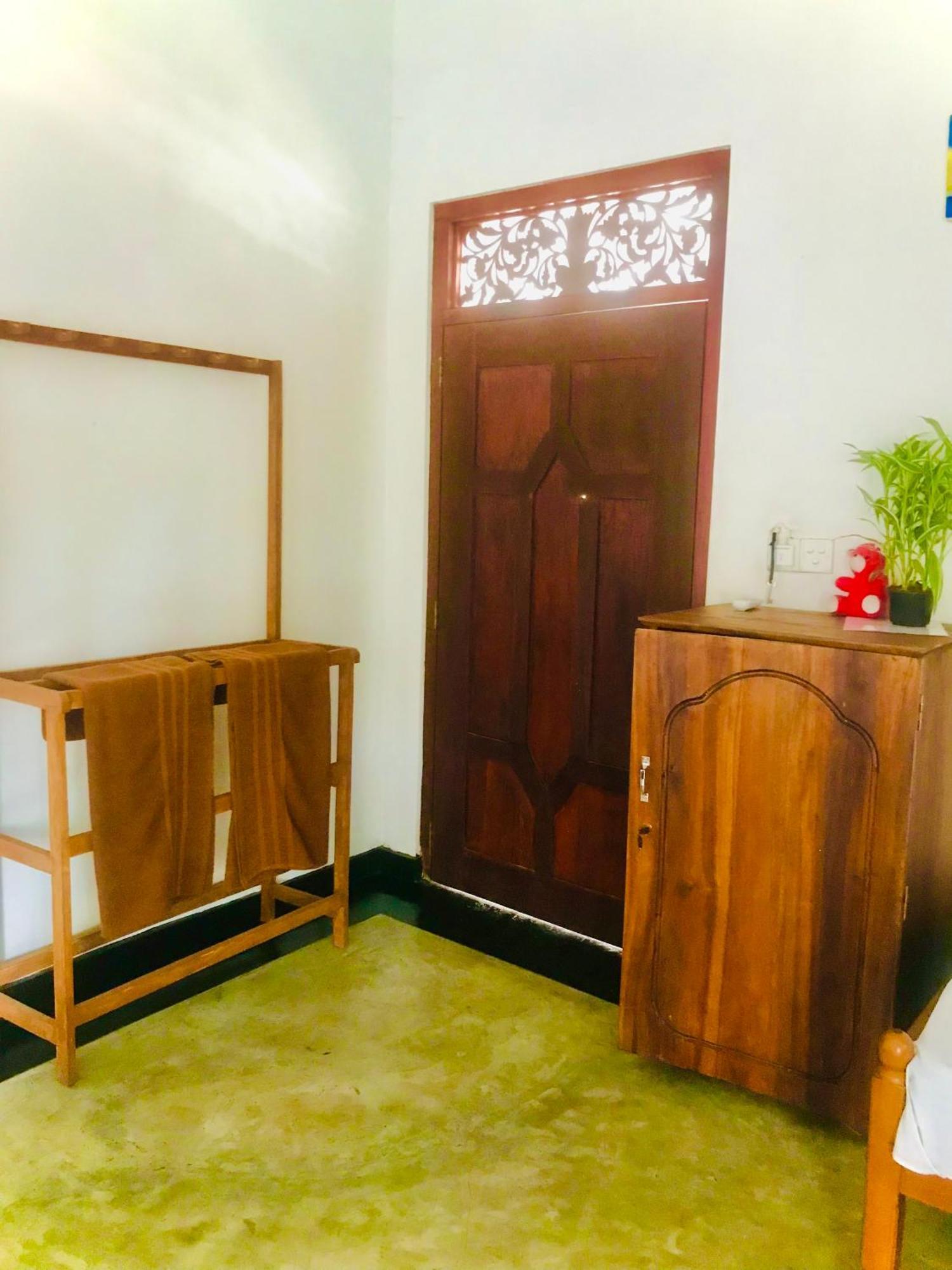 Bluebell Guest House Unawatuna Buitenkant foto